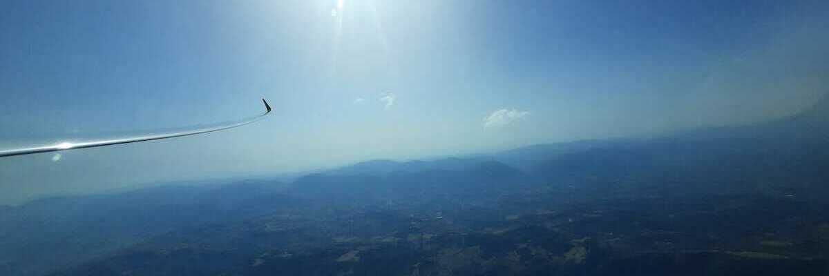 Flugwegposition um 14:50:23: Aufgenommen in der Nähe von 62032 Camerino, Macerata, Italien in 2038 Meter